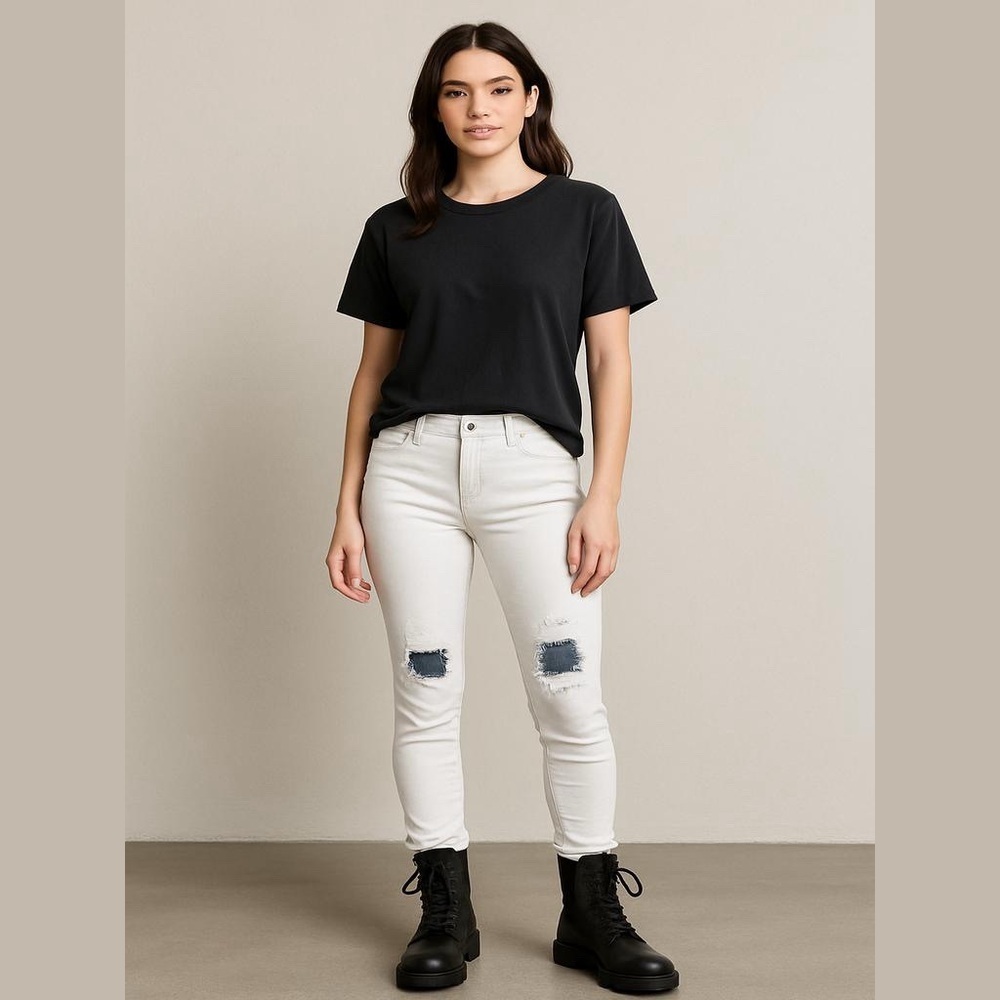 DG2 by Diane Gilman Size 0 White Jeans Distressed with Denim Patches NWT